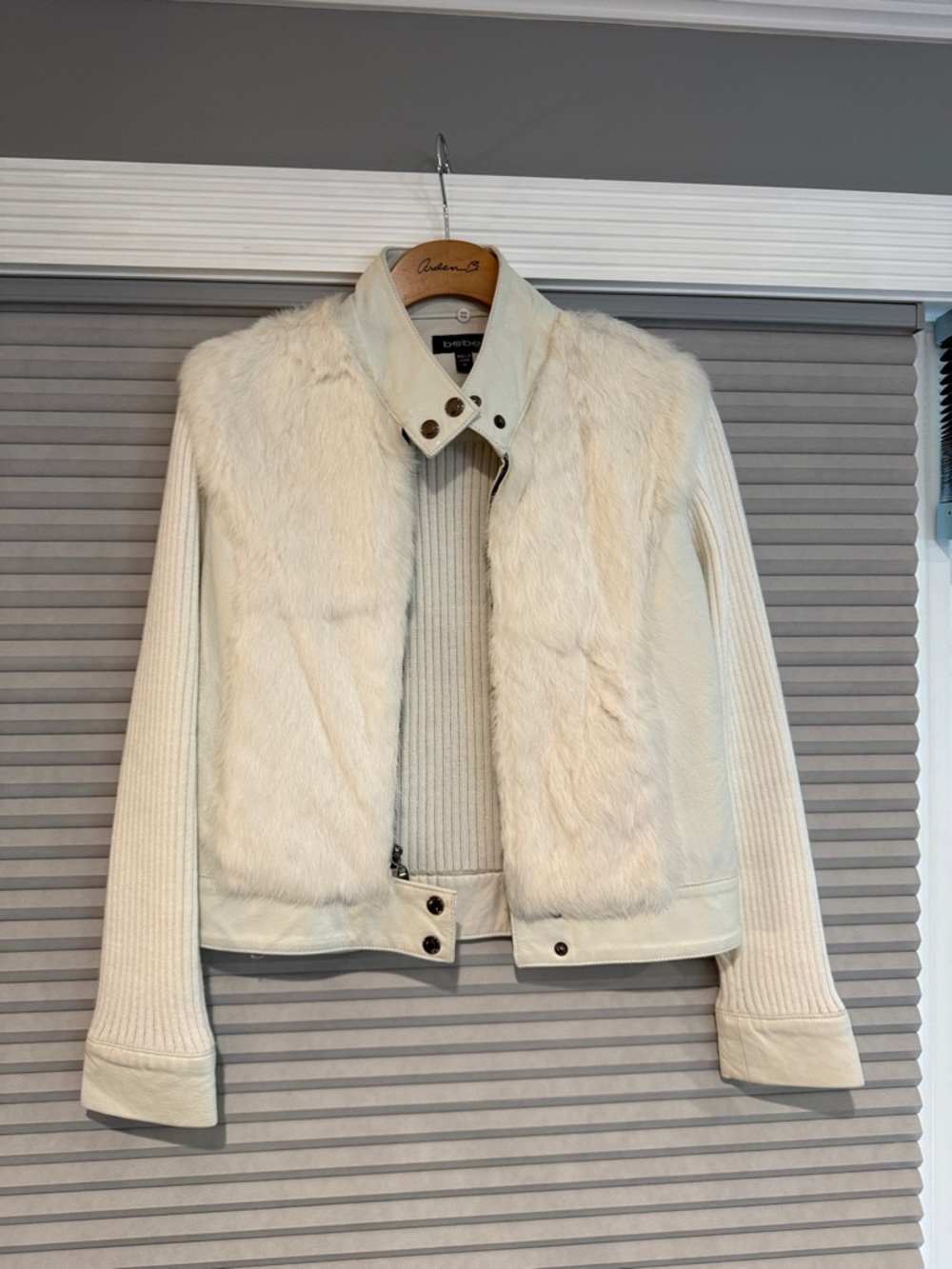 Like new Ivory Faux Fur-Front Jacket - Women - size M